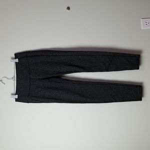 🎁 Athleta black printed cropped legging